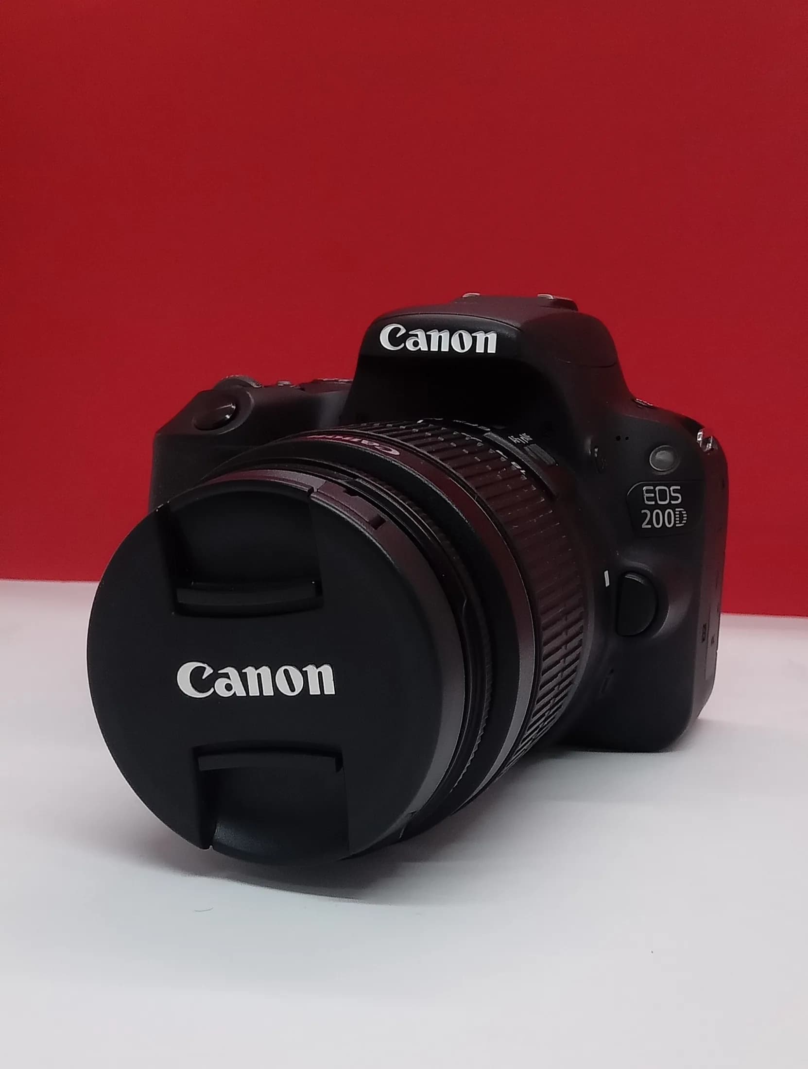 Canon EOS 200D 