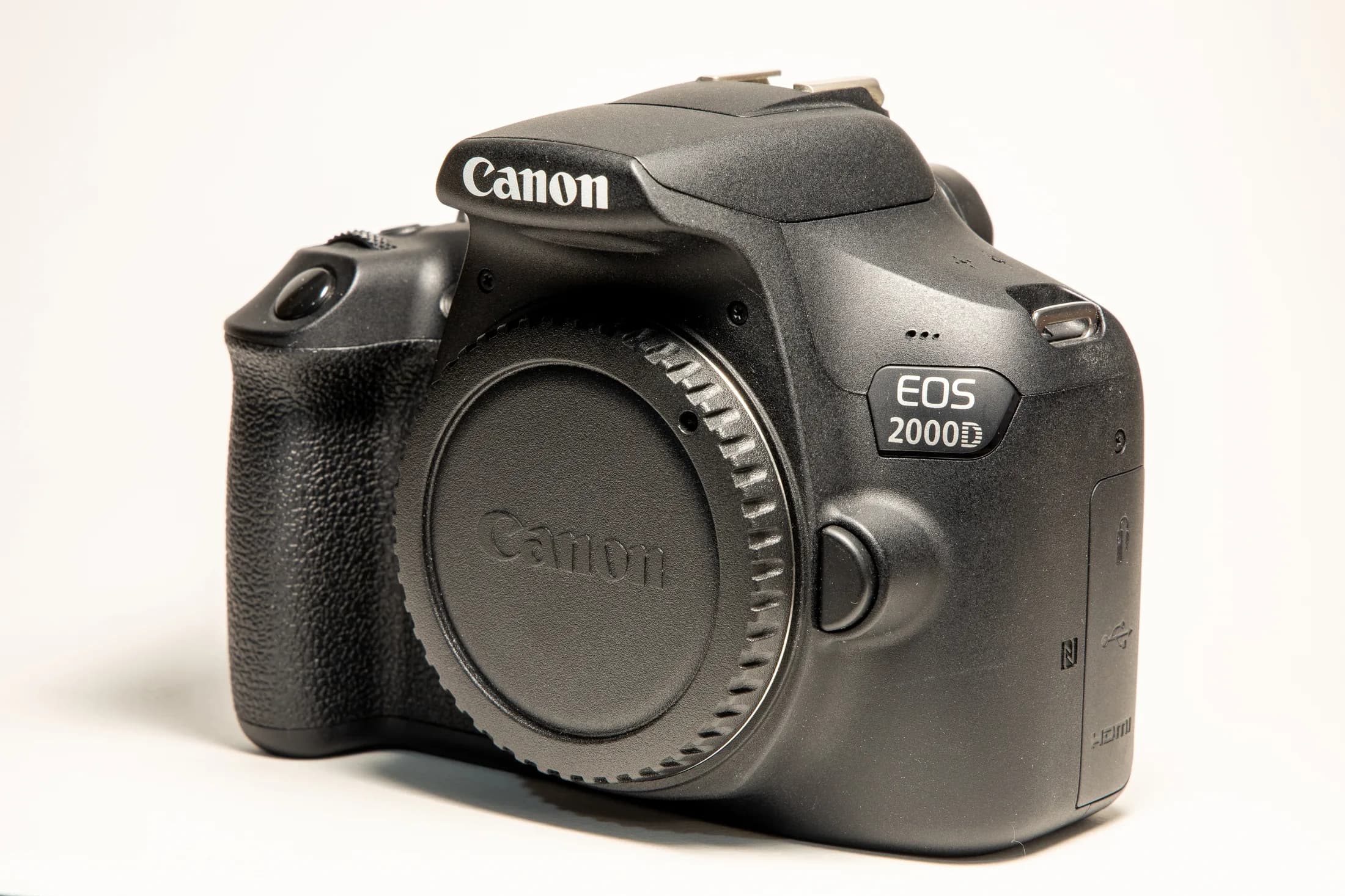 Canon EOS 2000D